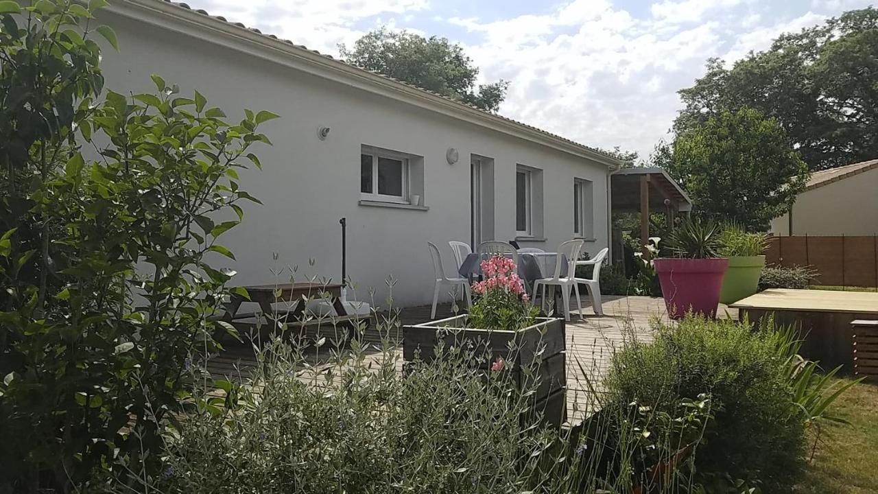 Вілла Maison Neuve Au Calme Avec Jardin Gaillan-en-Medoc Екстер'єр фото