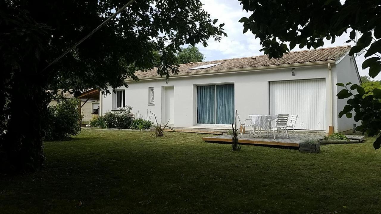 Вілла Maison Neuve Au Calme Avec Jardin Gaillan-en-Medoc Екстер'єр фото